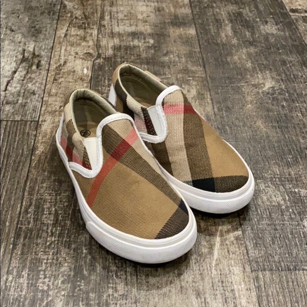 Authentic Burberry sneakers kids size 26